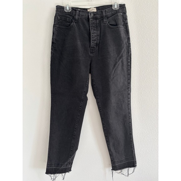 Universal Thread Jeans Womens 10 Black High Rise 90s Slim Raw Hem Grunge Edgy - Picture 1 of 6